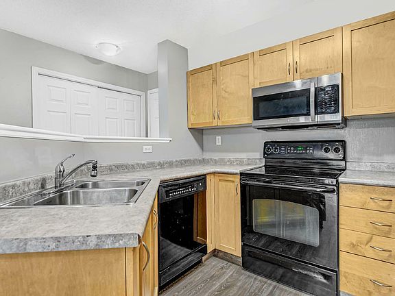 4th image of 11220 104th Ave Unit 208