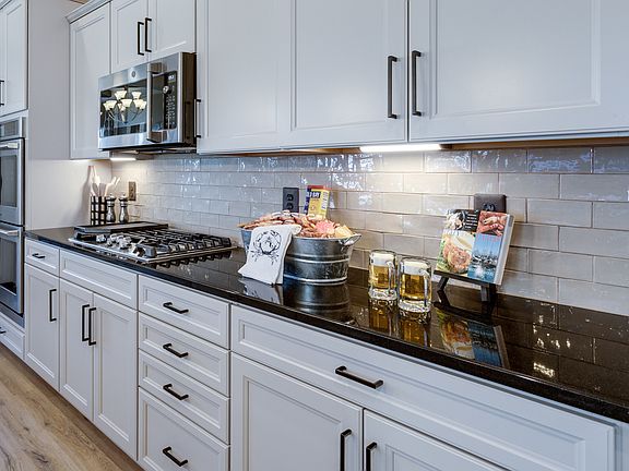 Ample cabinet space in kitchen