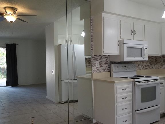 3rd image of 1640 S Sunflower Ct
