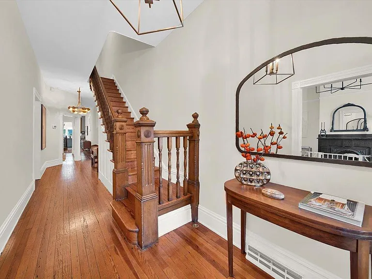 1527 Floyd Ave — Photo 4