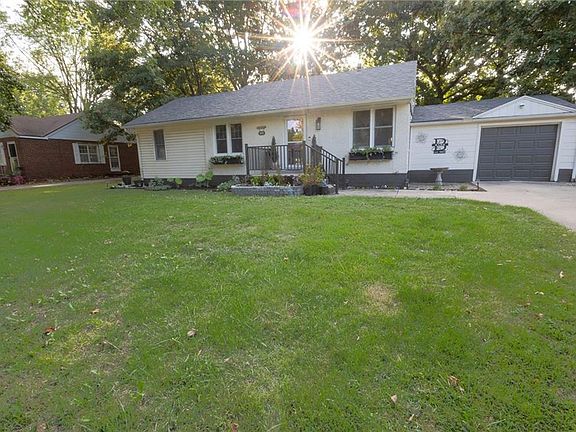 4th image of 408 Warwick St