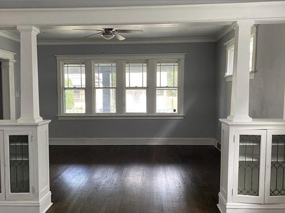 4th image of 10520 S Perry Ave