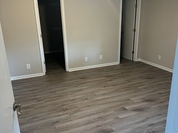 2nd image of 1425 Limerick Ct
