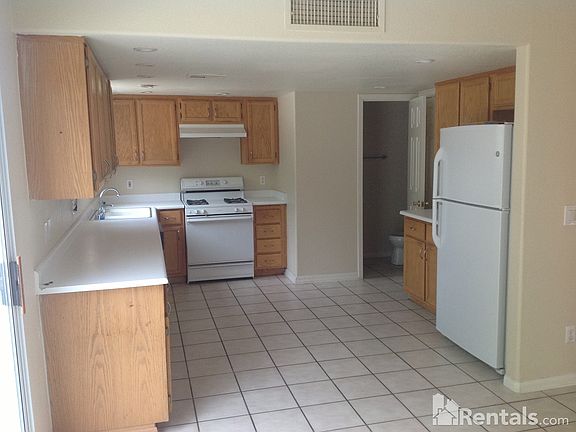 4th image of 7405 Hickory Hills Dr