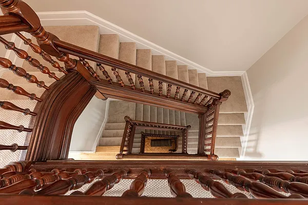 Rented by Sotheby's International Realty | media 28