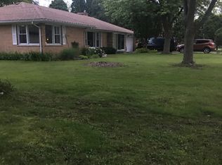 303 Red Oak Rd, Northbrook, IL 60062