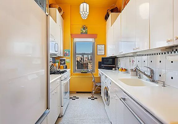5th image of 650 Park Ave Penthouse C