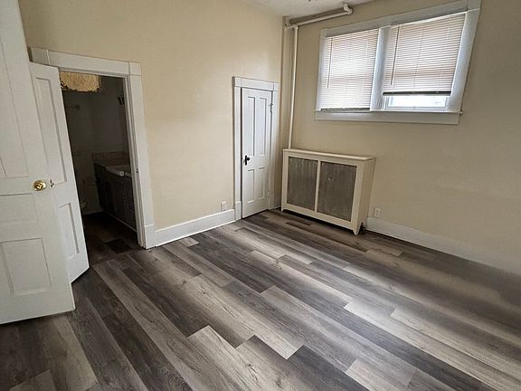 3rd image of 610 W Walnut St #610