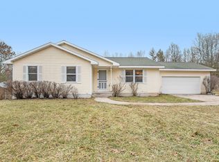 1008 N Brookridge Rd, Ludington, MI 49431