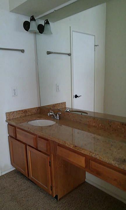 2nd image of 532 Wilcrest Dr #532