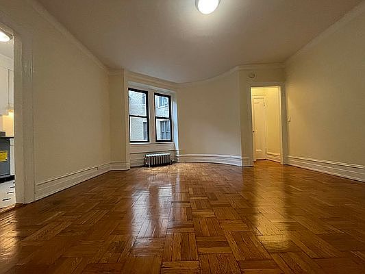 3rd image of 55 W 55th St #5DD