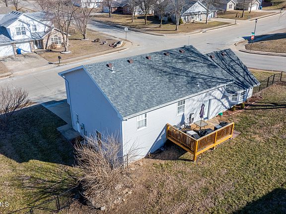 3rd image of 3807 Buckingham Park