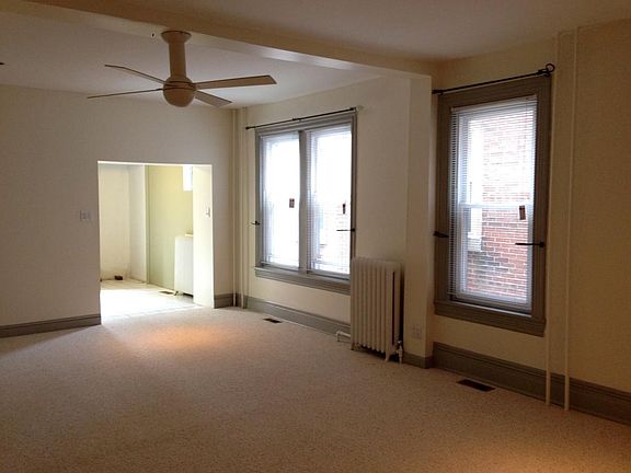 4th image of 1426 N Van Buren St #1
