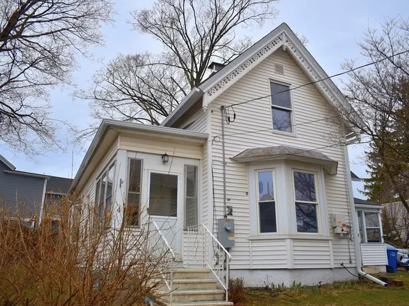 4 Eaton Pl, Leominster, MA 01453