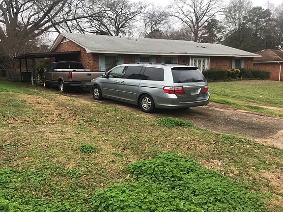 3rd image of 217 Bowling Green Dr
