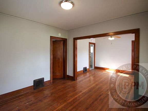 4th image of 2802 S 31st St