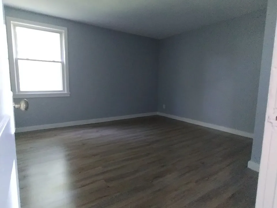 Spacious 2 Bedroom Apartment For Rent Now In Tonawanda