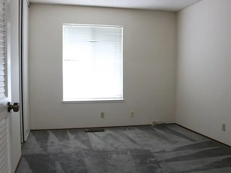 3591 Woodley Dr — Photo 11