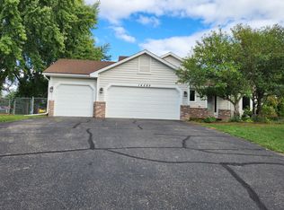 14289 Yellow Pine St NW, Andover, MN 55304