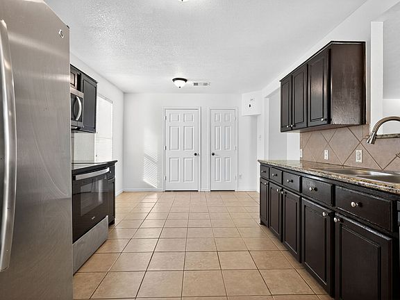 4th image of 2810 Alamocitos Creek Dr