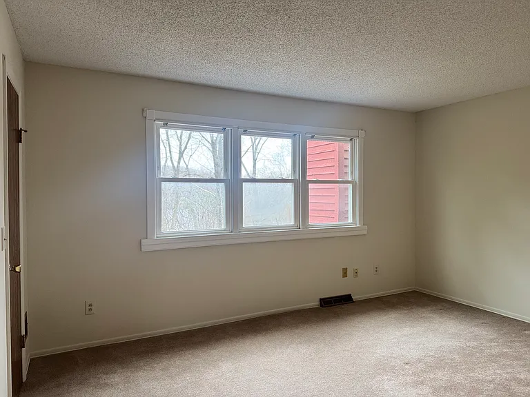92 Westchester Dr — Photo 26