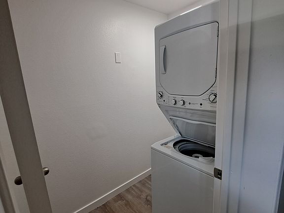 4th image of 3809 22nd Ave SE #A