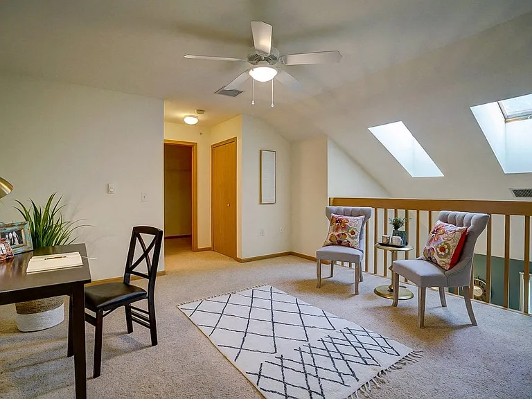 Hawks Ridge — Photo 10