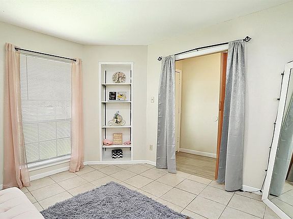5th image of 515 Avenue G