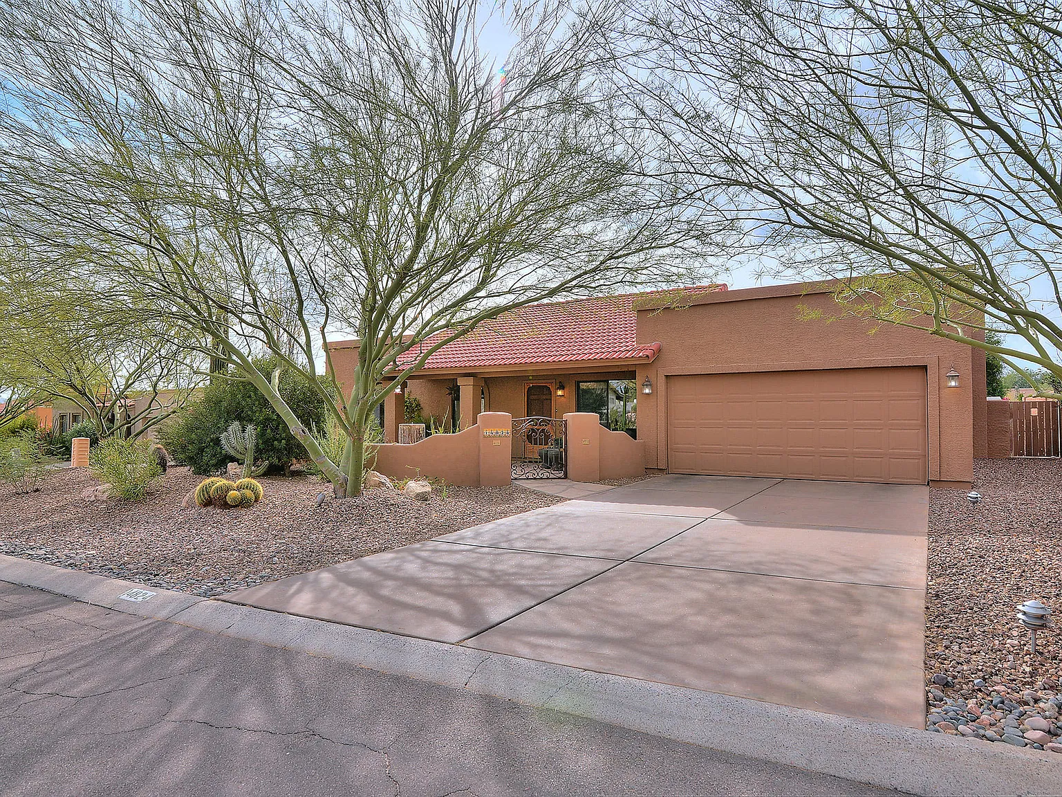 2 bed, 2.0 bath, 1810 sqft, $3,500 — Photo 2