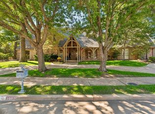 1902 Pin Oak Cir, Norman, OK 73072