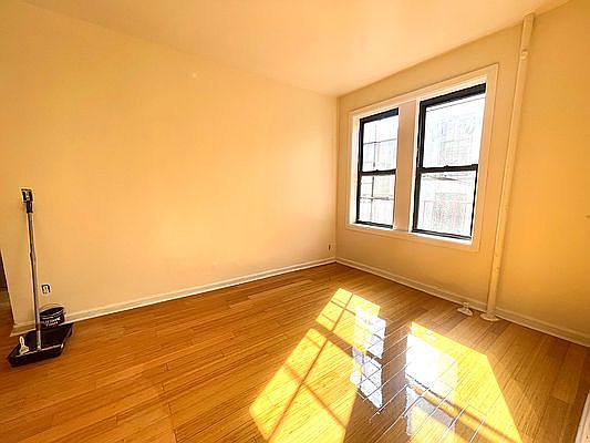 3rd image of 1906 Ditmars Blvd #5