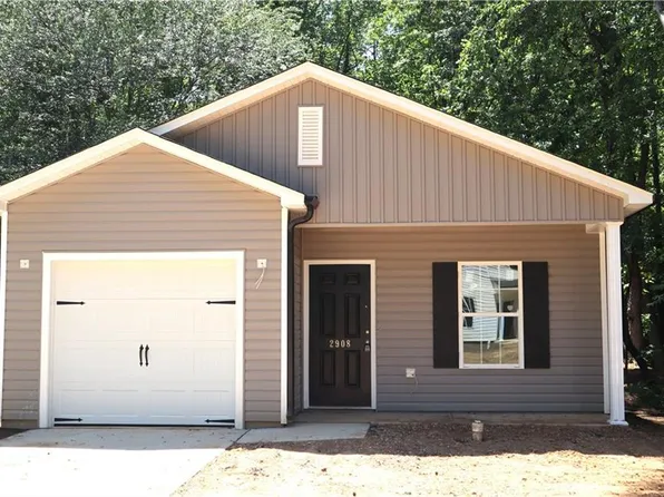 2908 Bainbridge Dr, Winston Salem, NC 27105