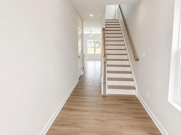 3rd image of 3616 Teslow Dr #35