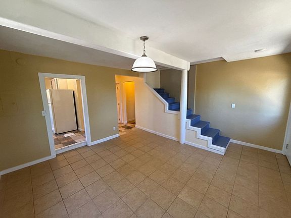 4th image of 291 Clay St W #7