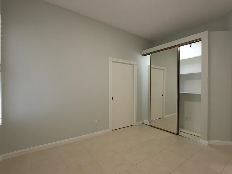 117 Hampton Cir — Photo 25
