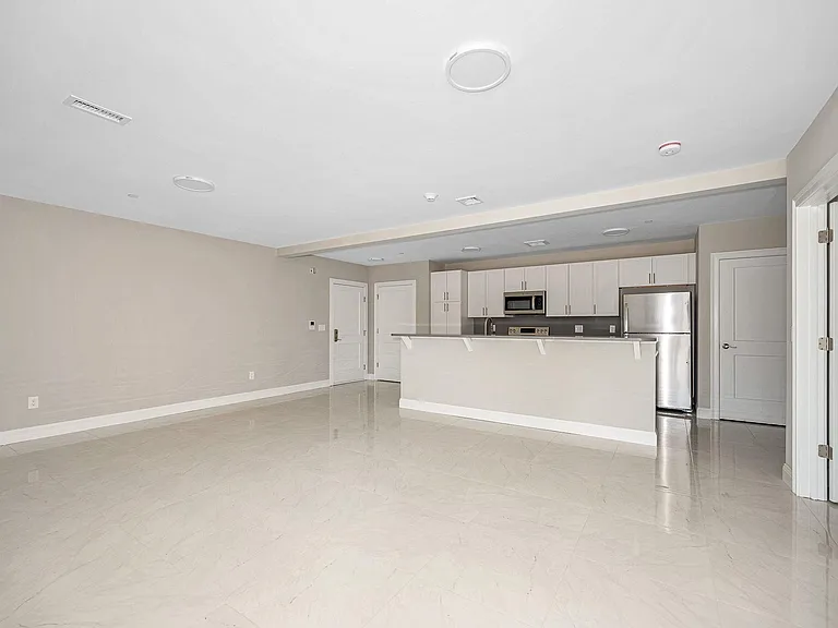 960 Main St #2101 — Photo 4