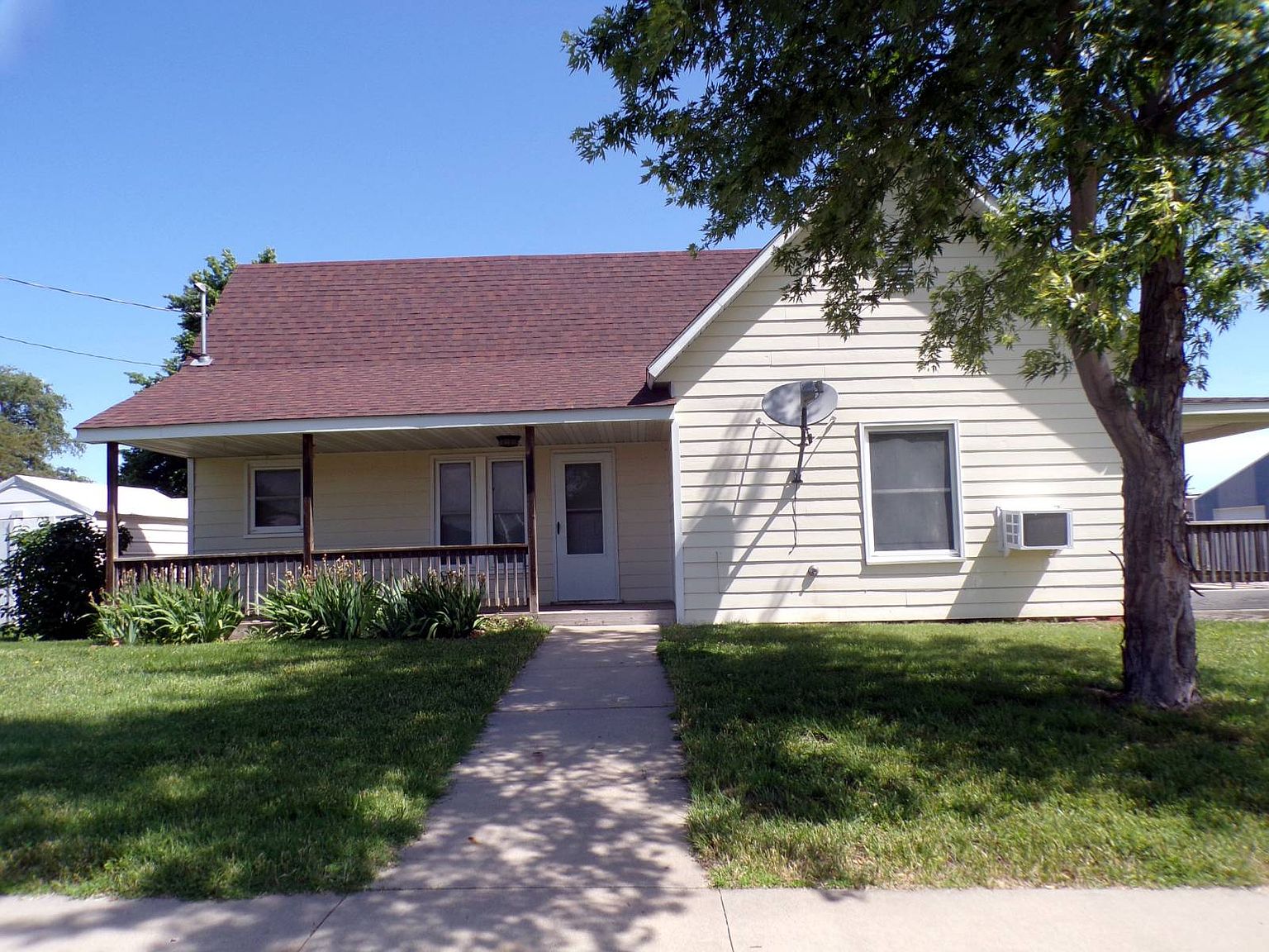 102 W 1st St, Miltonvale, KS 67466 MLS 11284373 Zillow
