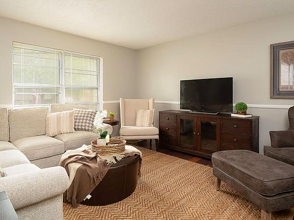 2nd image of 6401 Ellesmere Dr NW