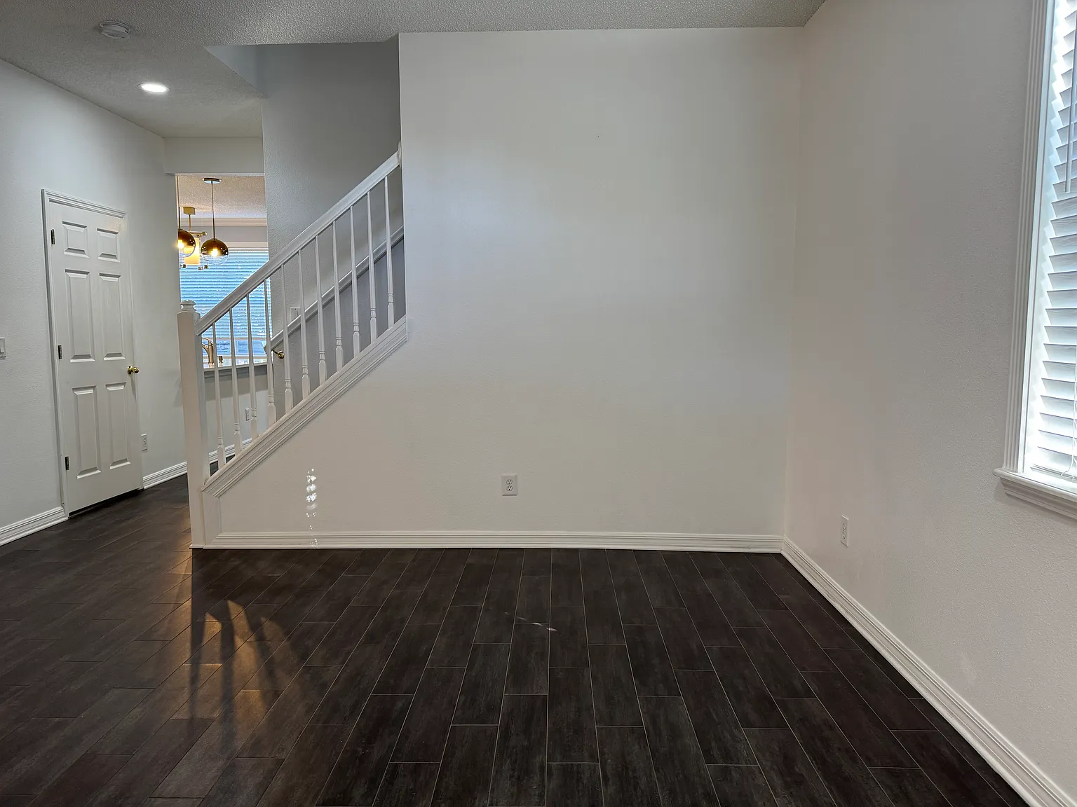 4 bed, 2.5 bath, 2052 sqft, $3,800 — Photo 3
