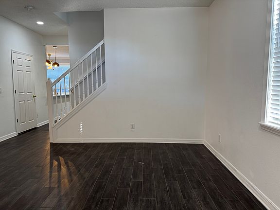 3rd image of 7237 Bellingham Oaks Blvd