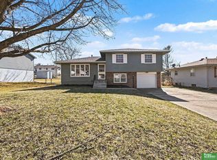 6305 Read St, Omaha, NE 68152