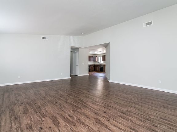 3rd image of 973 Half Moon Ct
