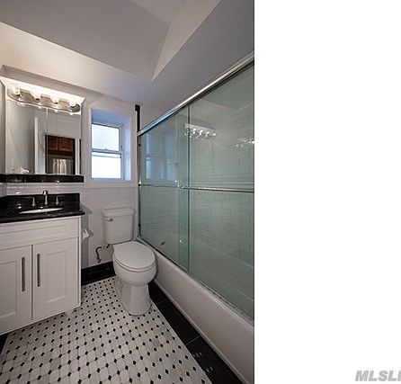 2nd image of 717 Conklin St APT 2