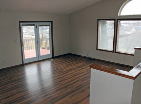 5th image of 308 SE Highland Park Dr