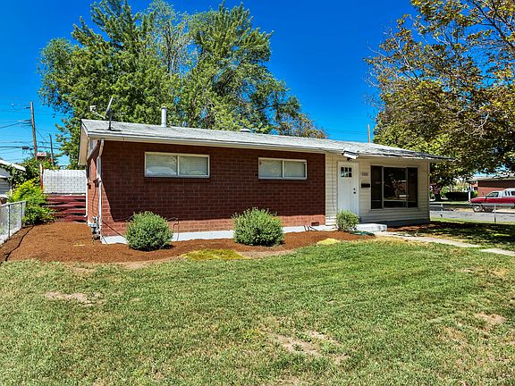3rd image of 1333 N Buccaneer Dr