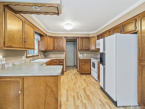 4th image of 7426 57th Avenue Ct E
