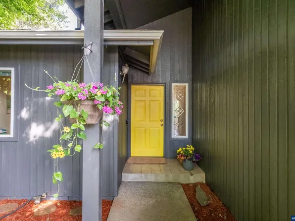 2930 Eric Ct NW, Salem, OR 97304