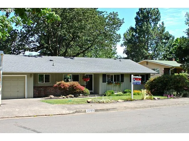 2565 W 22nd Ave photo 1