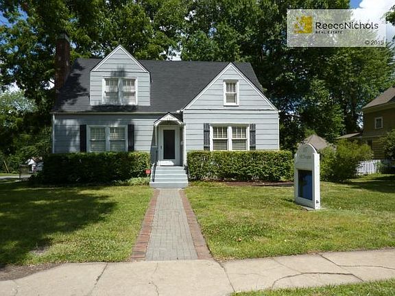 5th image of 107 NE Douglas St