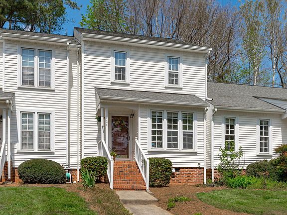 3rd image of 105 Greenmont Ln